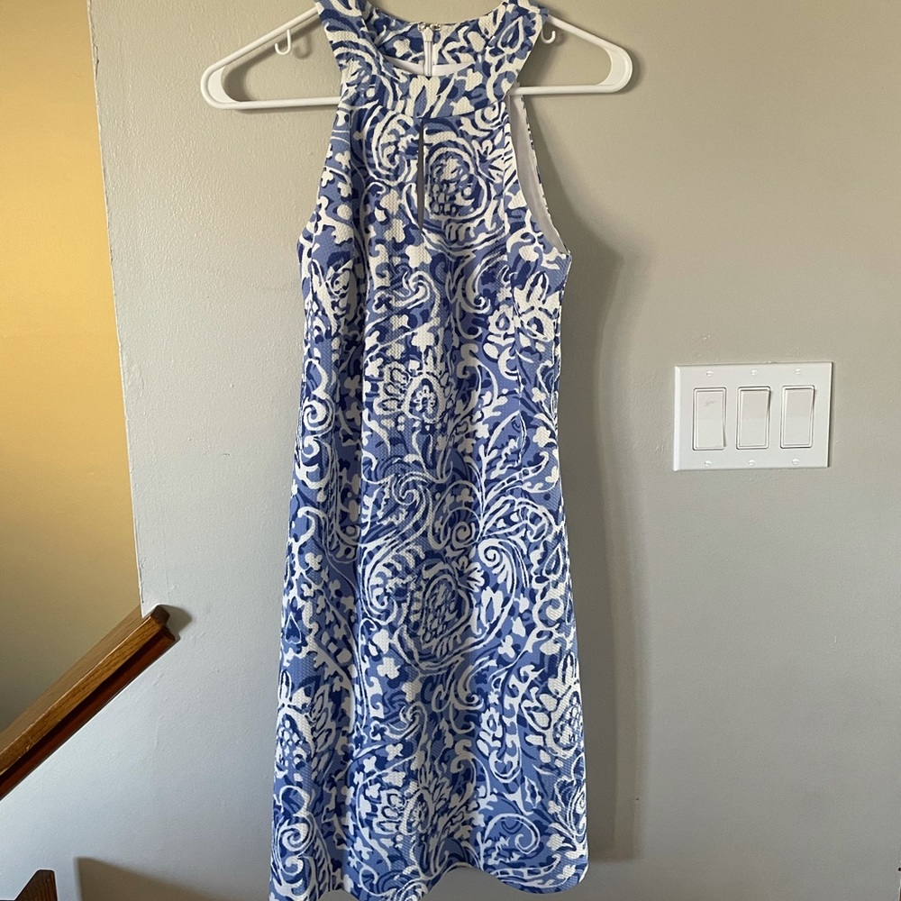 White and blue pattern dress (LIKE NEW)